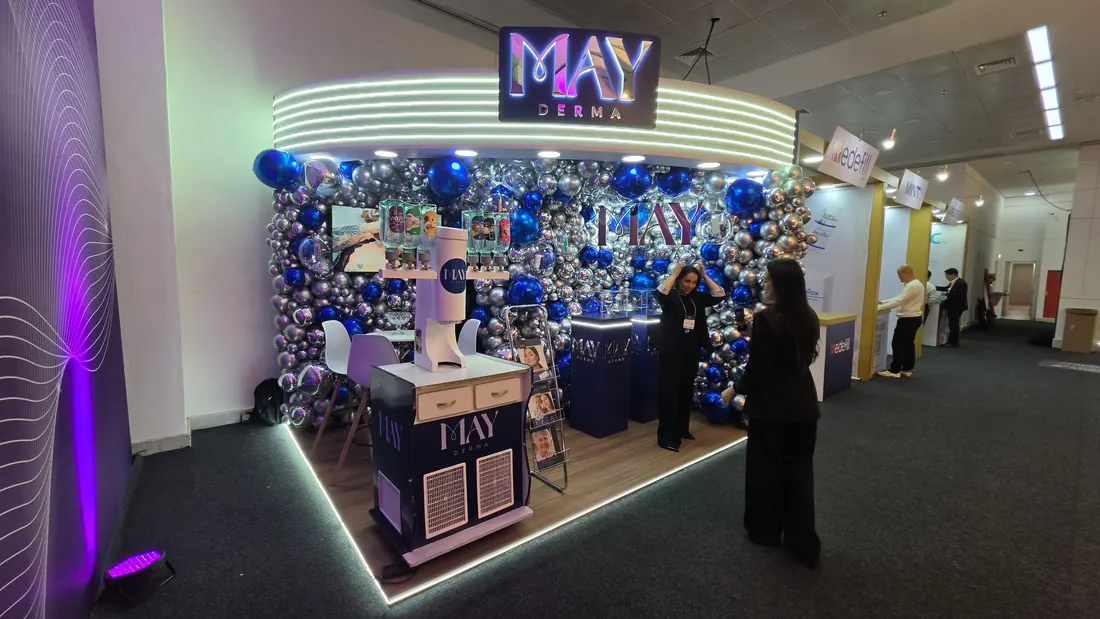 Estande da May Derma no AMWC Brasil 2026